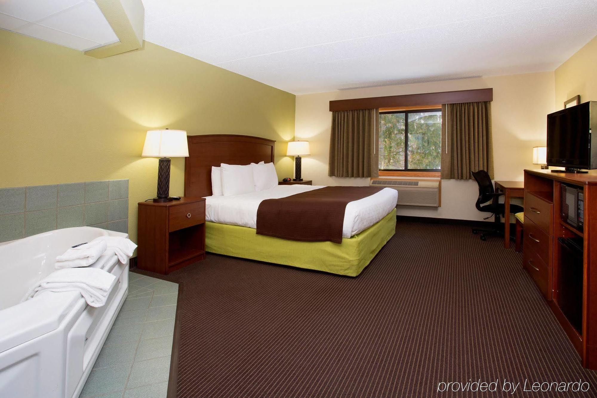 Cobblestone Hotel & Suites - Висконсин Рапидс Экстерьер фото